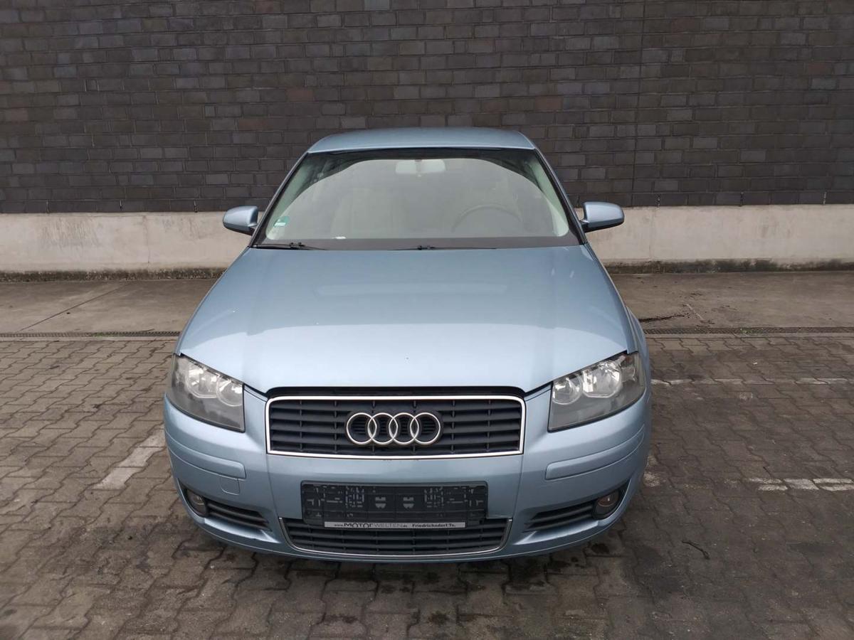 Audi A3 8P original Kotflügel vorn links LY5J Liquidblau Bj.2004